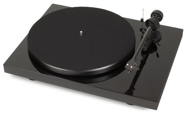 Project Debut Carbon DC Turntable